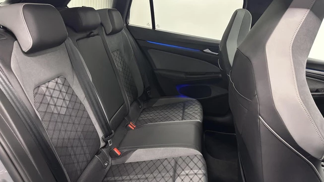 Volkswagen Golf - Afbeelding 17 van 30