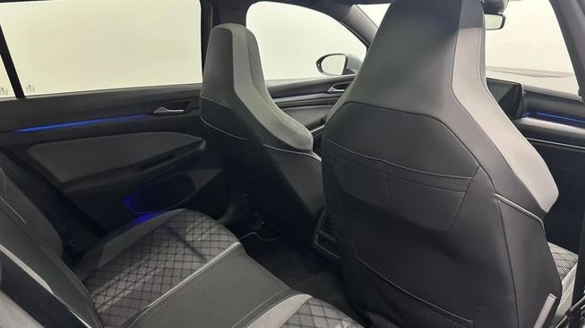 Volkswagen Golf - Afbeelding 18 van 30
