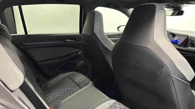 Volkswagen Golf - Afbeelding 18 van 30