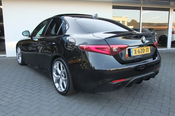Alfa Romeo Giulia - Afbeelding 23 van 30