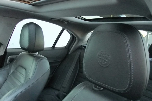 Alfa Romeo Giulia - Afbeelding 28 van 30