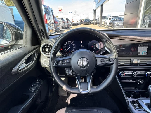 Alfa Romeo Giulia - Afbeelding 14 van 25