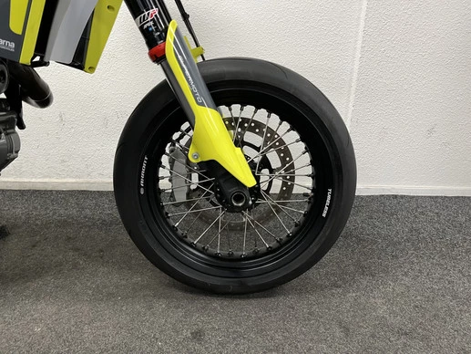Husqvarna 701 Supermoto - Afbeelding 6 van 22