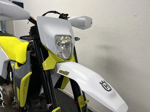 Husqvarna 701 Supermoto - Afbeelding 10 van 22