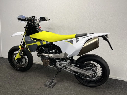 Husqvarna 701 Supermoto - Afbeelding 15 van 22