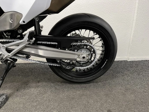 Husqvarna 701 Supermoto - Afbeelding 18 van 22