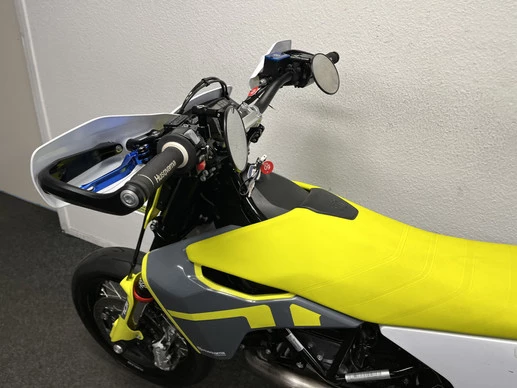 Husqvarna 701 Supermoto - Afbeelding 19 van 22