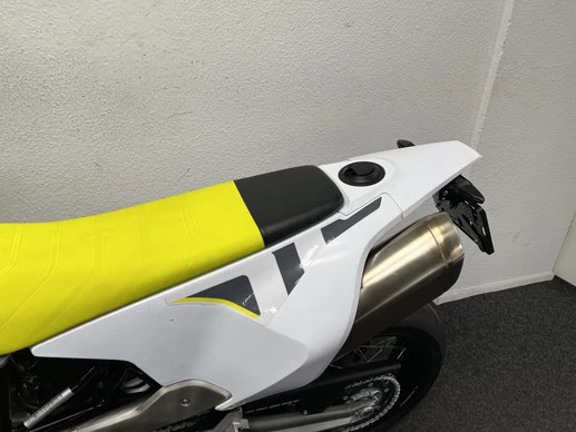 Husqvarna 701 Supermoto - Afbeelding 20 van 22