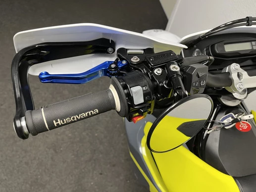 Husqvarna 701 Supermoto - Afbeelding 21 van 22