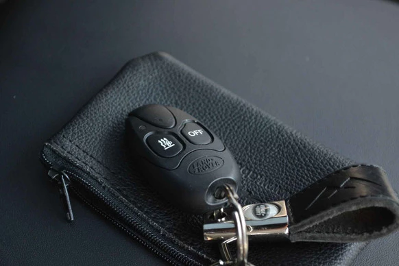 Land Rover Defender - Afbeelding 13 van 30