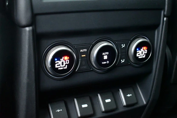 Land Rover Defender - Afbeelding 28 van 30