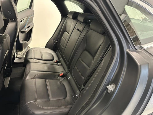Jaguar F-PACE - Afbeelding 16 van 25