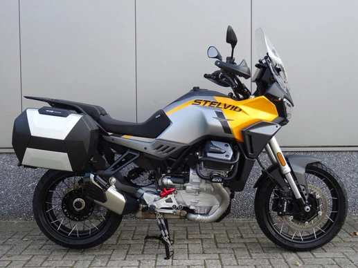 Moto Guzzi Stelvio - Afbeelding 1 van 17