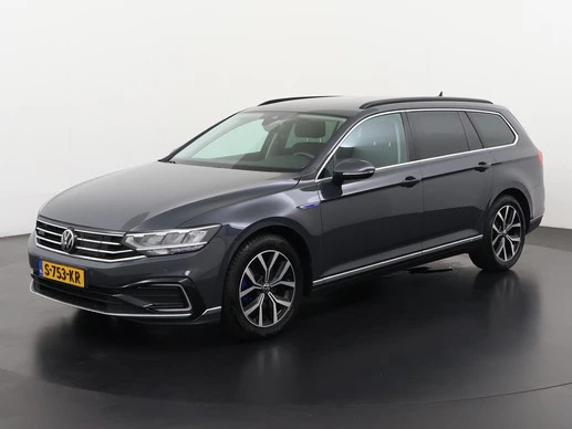 Volkswagen Passat - Afbeelding 1 van 30