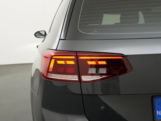 Volkswagen Passat - Afbeelding 24 van 30