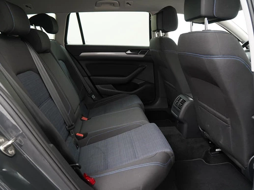 Volkswagen Passat - Afbeelding 27 van 30