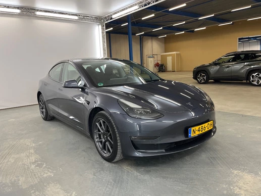 Tesla Model 3 - Afbeelding 2 van 10