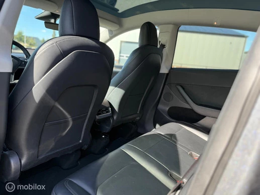 Tesla Model Y - Afbeelding 13 van 18