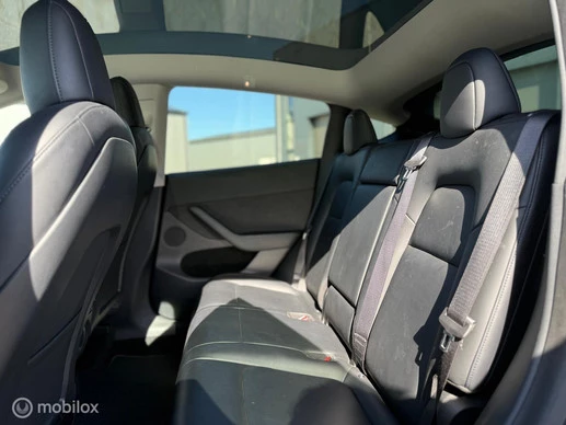 Tesla Model Y - Afbeelding 14 van 18