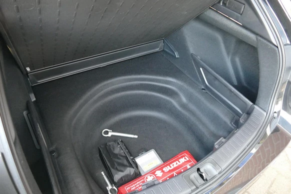 Suzuki Swace - Afbeelding 11 van 30
