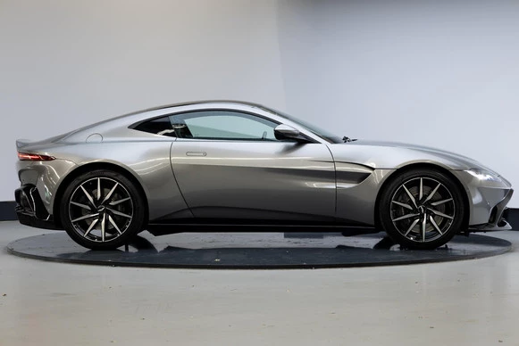 Aston Martin V8 Vantage - Afbeelding 28 van 30