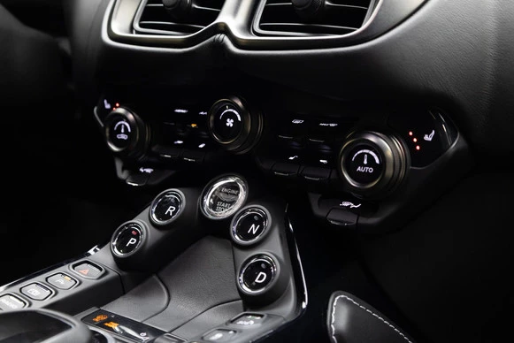 Aston Martin V8 Vantage - Afbeelding 15 van 27