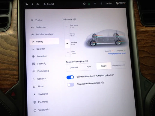 Tesla Model S - Afbeelding 14 van 30