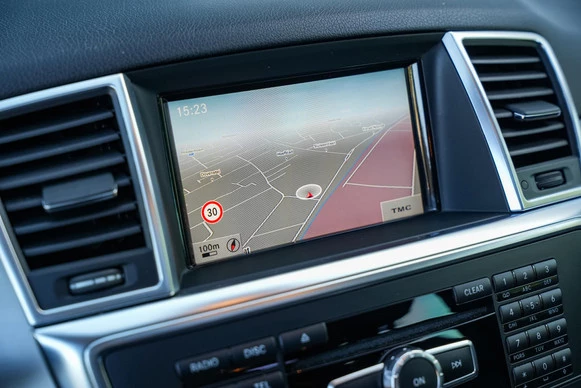 Mercedes-Benz M-Klasse - Afbeelding 19 van 30