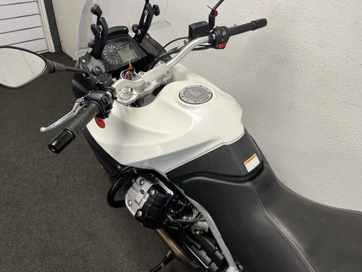 Moto Guzzi Stelvio - Afbeelding 19 van 22