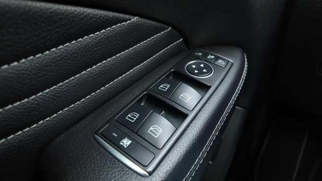 Mercedes-Benz M-Klasse - Afbeelding 6 van 24