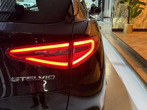 Alfa Romeo Stelvio - Afbeelding 23 van 30
