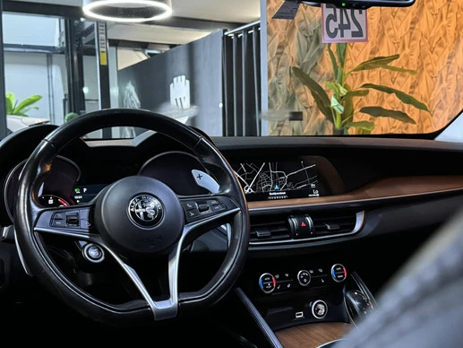 Alfa Romeo Stelvio - Afbeelding 28 van 30