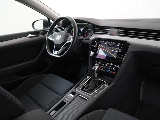 Volkswagen Passat - Afbeelding 2 van 30
