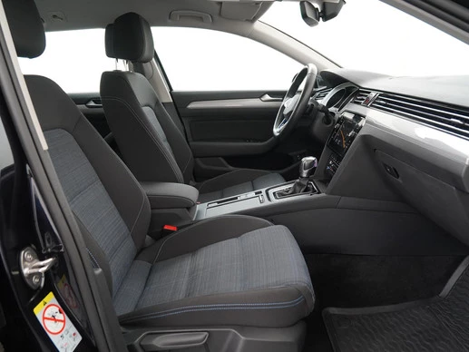 Volkswagen Passat - Afbeelding 3 van 30