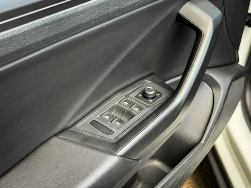 Volkswagen T-Roc - Afbeelding 18 van 30