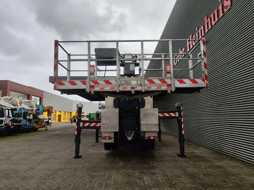 Mercedes-Benz Antos 1833 - Afbeelding 11 van 13