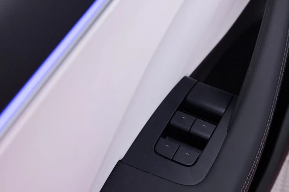 Tesla Model 3 - Afbeelding 10 van 29