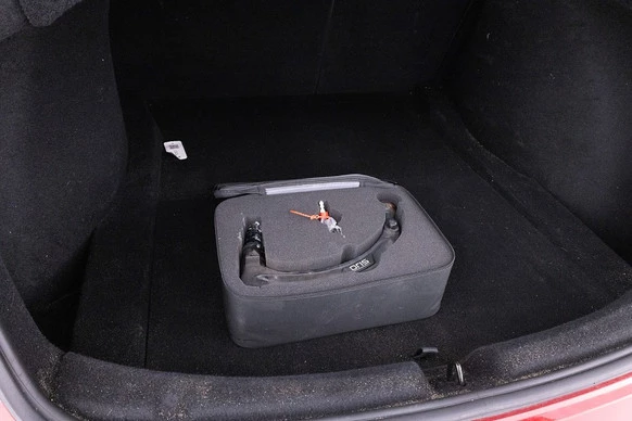 Tesla Model 3 - Afbeelding 20 van 29