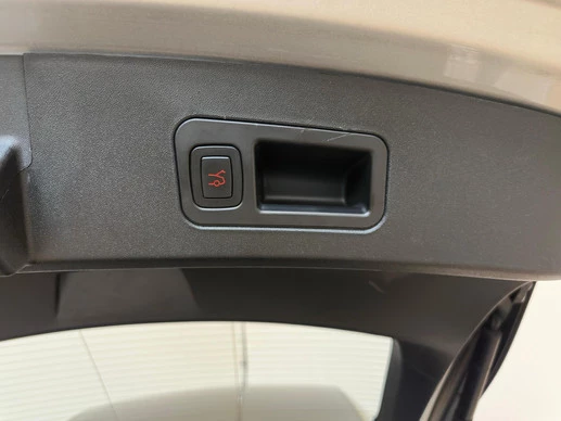 Tesla Model S - Afbeelding 17 van 21