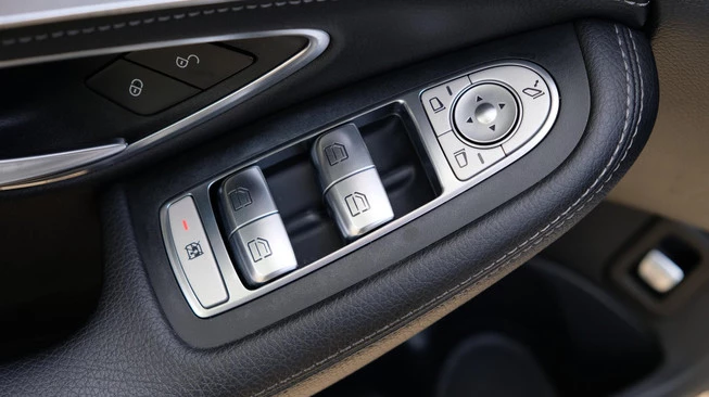 Mercedes-Benz C-Klasse - Afbeelding 15 van 27