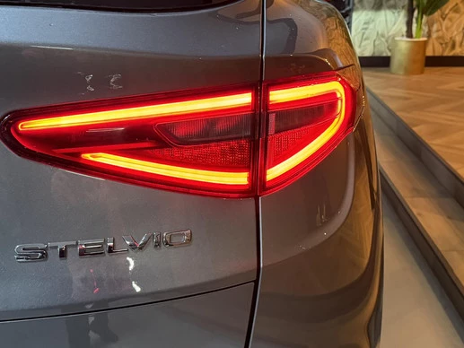 Alfa Romeo Stelvio - Afbeelding 17 van 30
