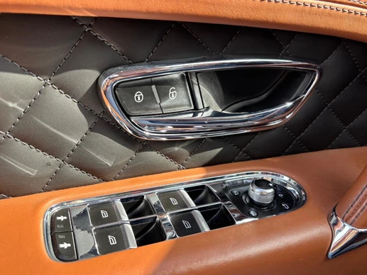 Bentley Bentayga - Afbeelding 28 van 30