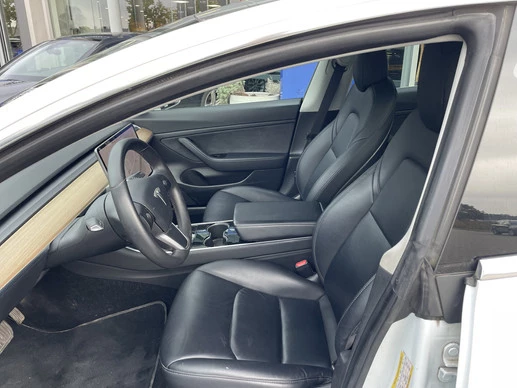 Tesla Model 3 - Afbeelding 4 van 6