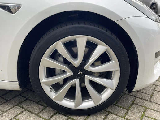 Tesla Model 3 - Afbeelding 6 van 24