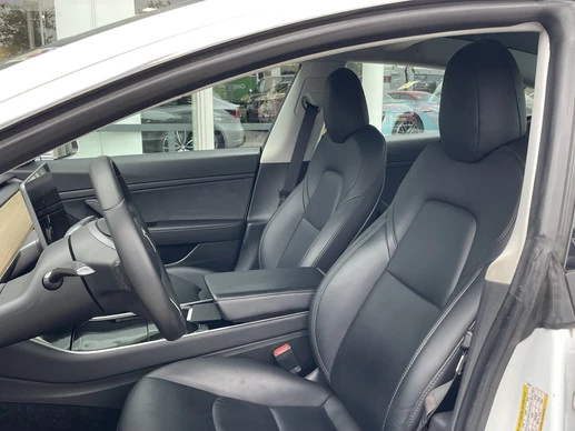 Tesla Model 3 - Afbeelding 15 van 24