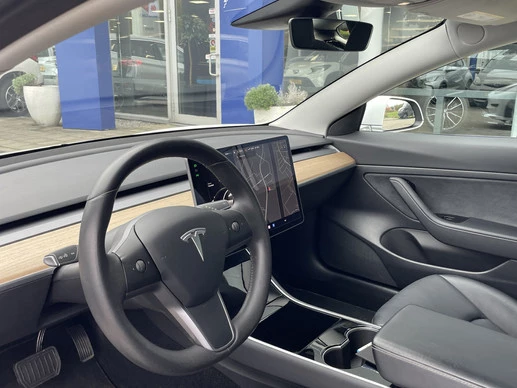 Tesla Model 3 - Afbeelding 16 van 24