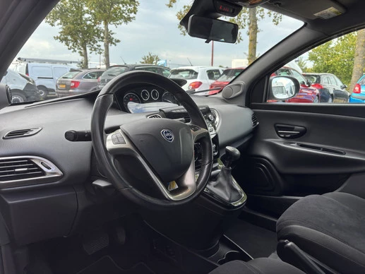 Lancia Ypsilon - Afbeelding 14 van 22