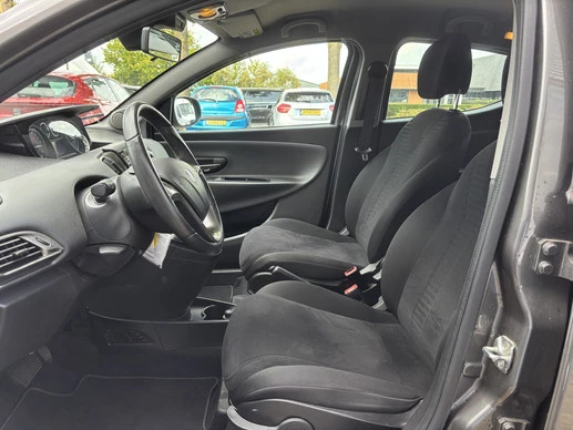 Lancia Ypsilon - Afbeelding 15 van 22