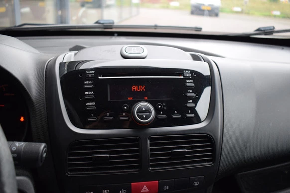 Opel Combo - Afbeelding 14 van 24