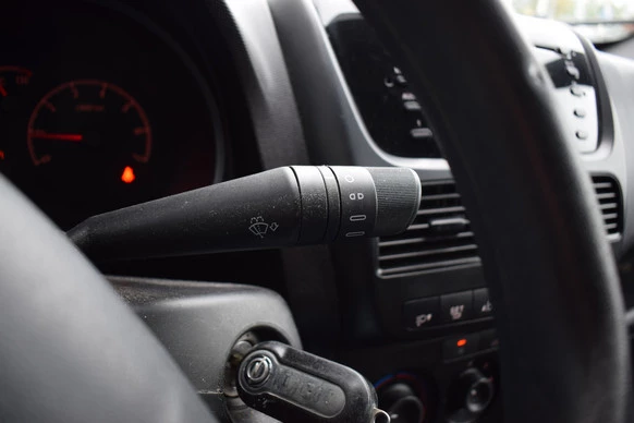 Opel Combo - Afbeelding 21 van 24
